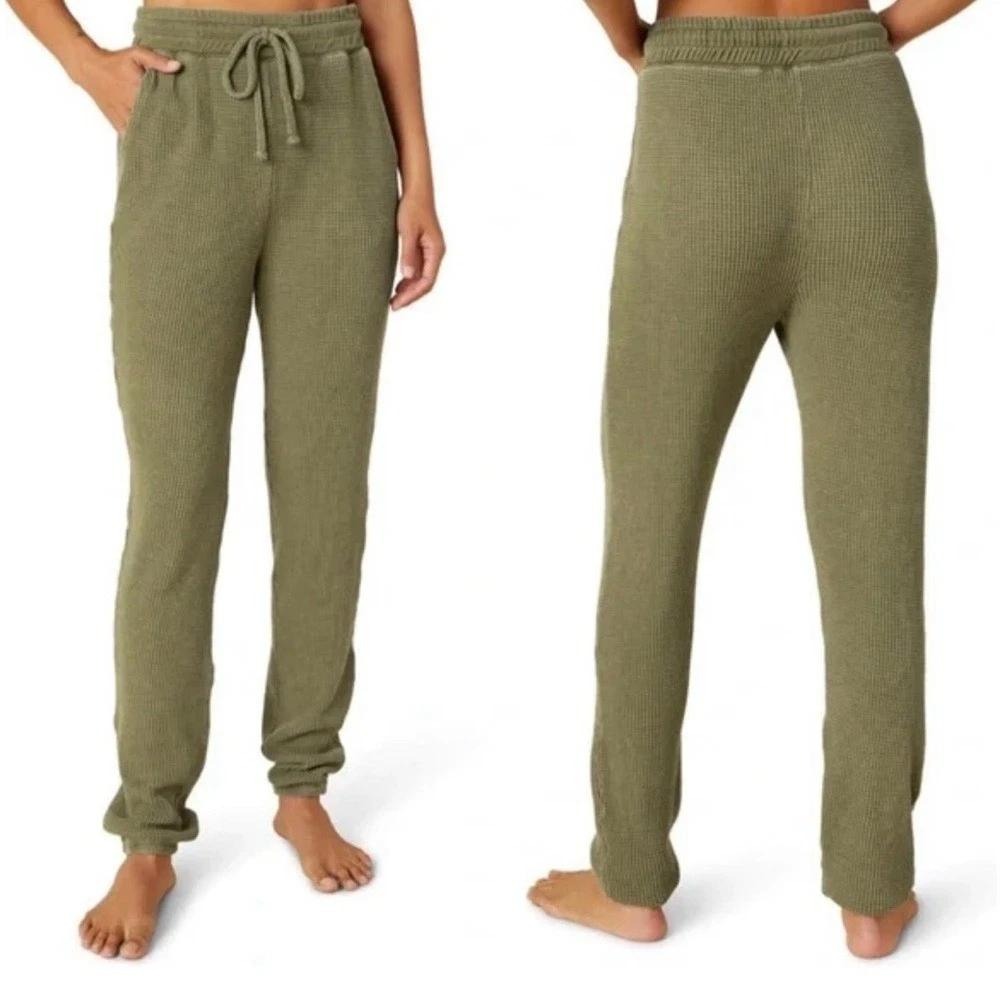 Beyond Yoga Weekend Sweatpant in Olive‎ Size XS Weekender Pant Waffle Knit NWT